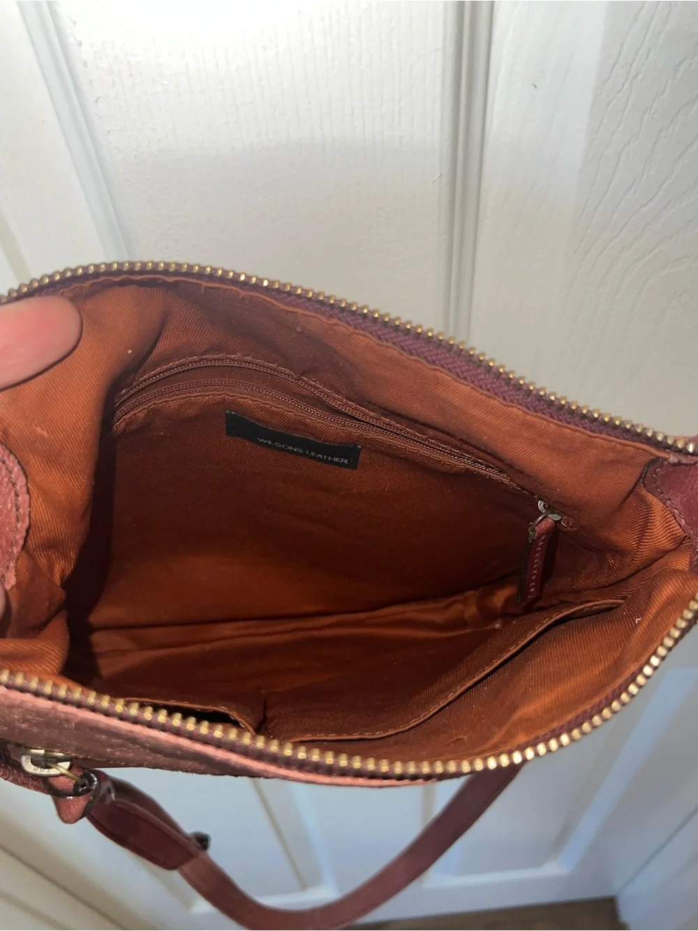 Wilson’s Leather Women's Crossbody Shoulder Bag in Burgundy